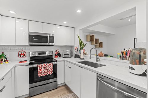apt-326-2055 Sw 122nd Ave, Miami, FL, 33175-7357 | Card Image