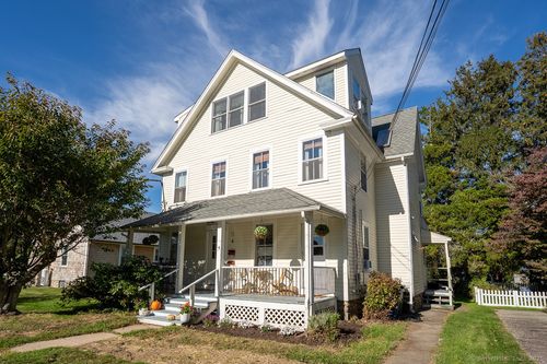 4 Coburn Ave, Mystic, CT, 06355-2908 | Card Image