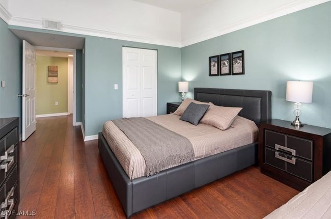 APT-331 - 8297 Key Royal Ln, Condo with 2 bedrooms, 2 bathrooms and null parking in NAPLES FL | Image 10