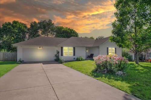 113 Holly Ridge Rd, Willard, MO, 65781-9202 | Card Image