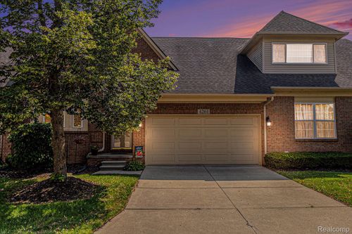 4261 Forest Bridge Dr, Canton, MI, 48188-7918 | Card Image
