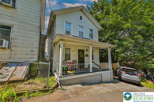 635 Maple St, Scranton, PA, 18505-4392 | Card Image