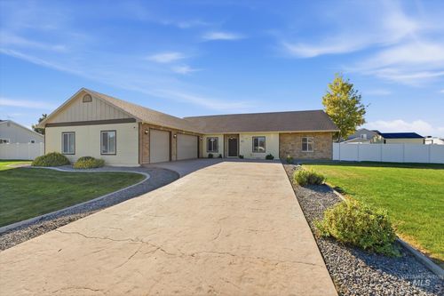 83 S Smiley Ct, Nampa, ID, 83687-5143 | Card Image