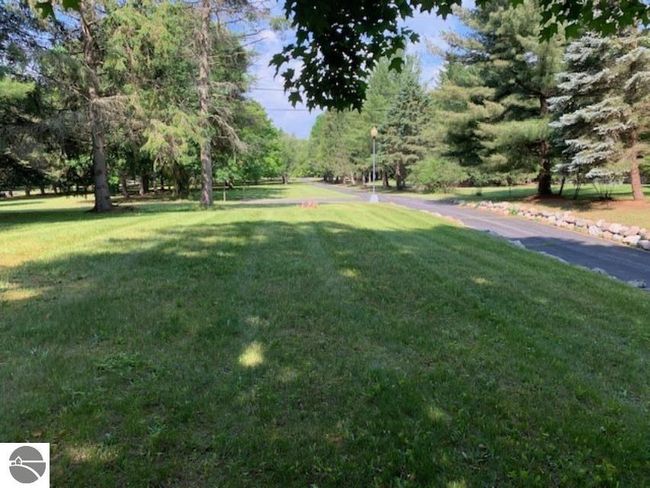 3071 N West Torch Lake Dr, House other with 4 bedrooms, 3 bathrooms and null parking in Kewadin MI | Image 7