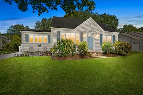 29 Beverly Ave, Uxbridge, MA, 01569-1155 | Card Image