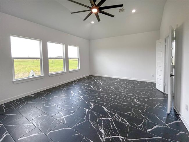 435 Angus Trl, House other with 4 bedrooms, 2 bathrooms and 2 parking in Angleton TX | Image 14
