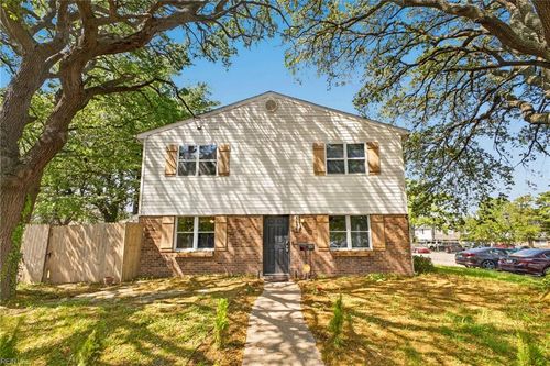 5676 Weblin Dr, Virginia Beach, VA, 23462-1060 | Card Image