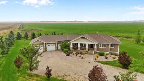 90044 Range Rd 200, Rural Lethbridge County, AB, T1M1N2 | Card Image