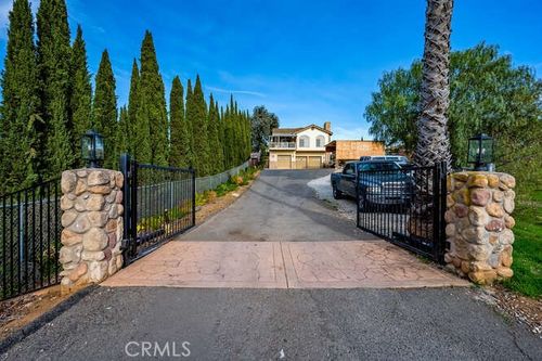 2913 Harris Dr, Vista, CA, 92084-1418 | Card Image