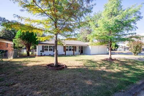 7800 Arnold Ter, North Richland Hills, TX, 76180-7308 | Card Image