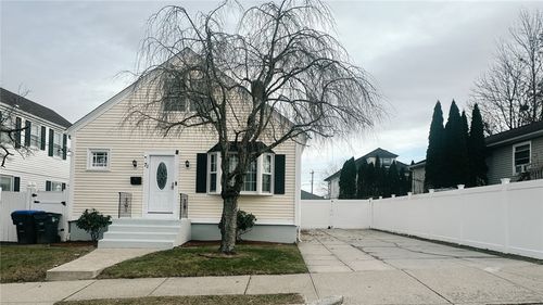 71 Waller St, Providence, RI, 02908-3821 | Card Image