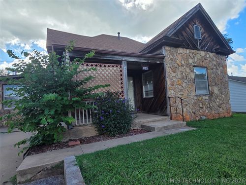 1102 N Park Ave, Shawnee, OK, 74801-5854 | Card Image