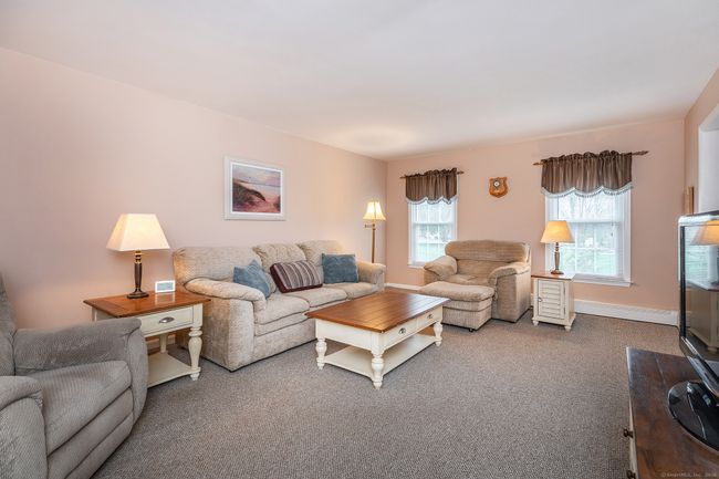 Formal living room | Image 5