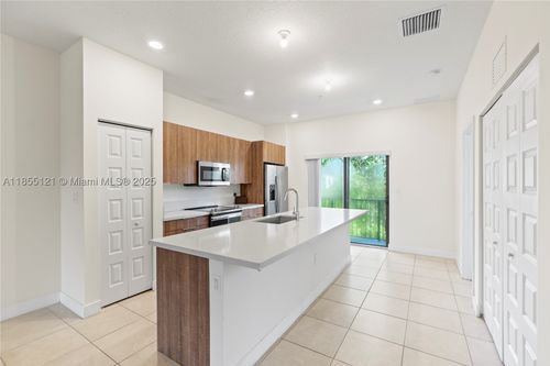 22-7831 Nw 104th Ave, Doral, FL, 33178-4461 | Card Image