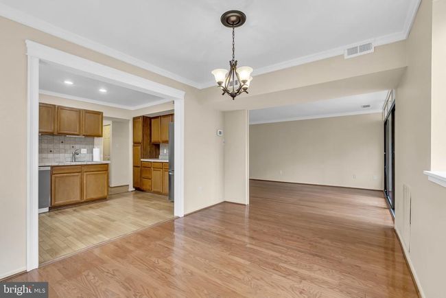 5C - 1665 Parkcrest Cir, Condo with 2 bedrooms, 1 bathrooms and null parking in RESTON VA | Image 4