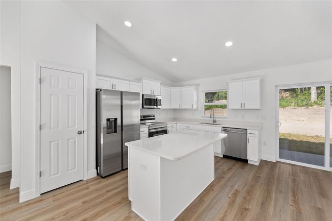 12974 Se 42 Nd Ct, House other with 3 bedrooms, 2 bathrooms and null parking in BELLEVIEW FL | Image 15