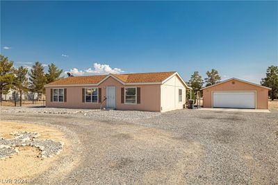 3031 E Navajo Boulevard, House other with 3 bedrooms, 2 bathrooms and null parking in Pahrump NV | Image 2