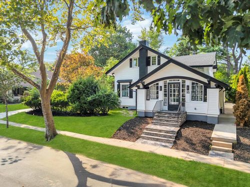 15 Superior Rd, Floral Park, NY, 11001-4123 | Card Image