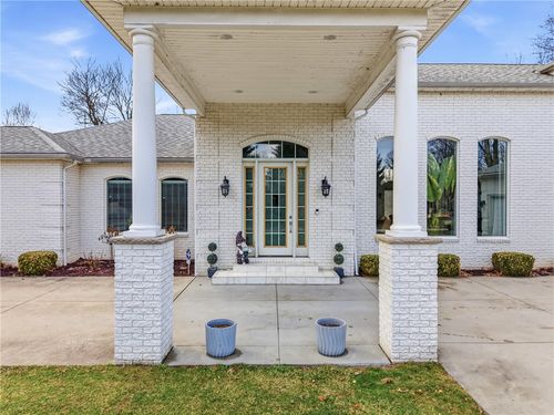 2440 Pierce Bluffs Dr, Hermitage, PA, 16148-7338 | Card Image