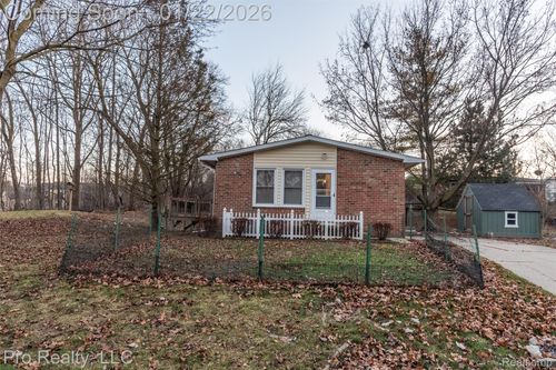 2071 Winewood Ave, Ann Arbor, MI, 48103-3942 | Card Image