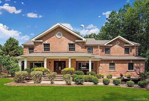 9 Arista Ct, Dix Hills, NY, 11746-4908 | Card Image