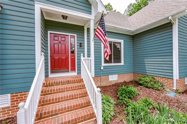 Entrance to property with roof with shingles and crawl space | Image 9