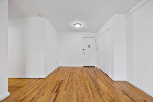 3o-3901 Nostrand Ave, Brooklyn, NY, 11235-2106 | Card Image