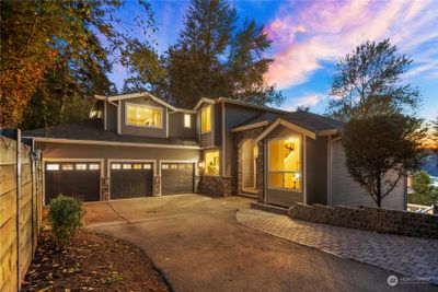 10963 Se 62nd Street, House other with 5 bedrooms, 3 bathrooms and 3 parking in Bellevue WA | Image 1