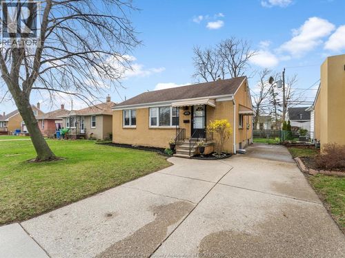 1473 Redwood Ave, Windsor, ON, N9C3P2 | Card Image