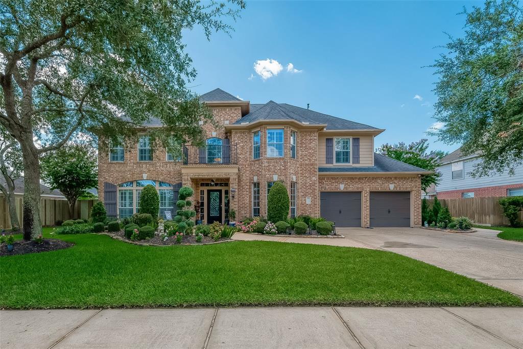 Sandy Lake Dr, Friendswood, TX 77546