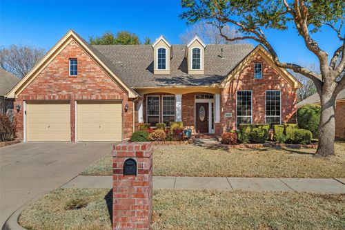 6211 Parkside Dr, Arlington, TX, 76001-8435 | Card Image