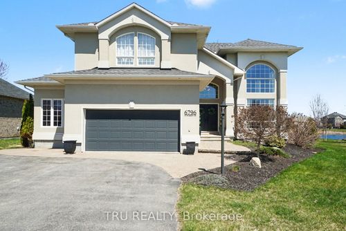 6796 Suncrest Dr, Greely, ON, K4P0B2 | Card Image