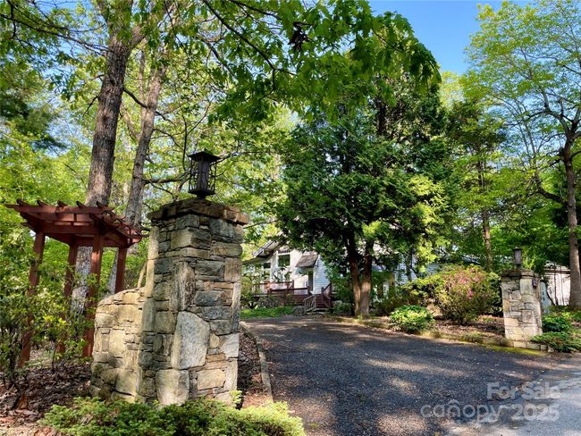 188 Echo Dr, House other with 3 bedrooms, 3 bathrooms and null parking in Laurel Park NC | Image 37