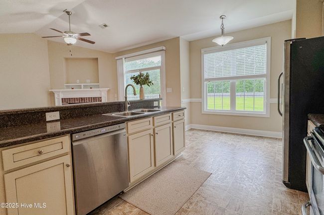 107 Neptune Ct, House other with 4 bedrooms, 2 bathrooms and 2 parking in Havelock NC | Image 6