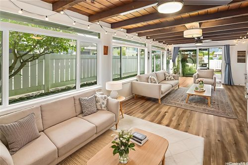 45-340 Lehuuila St, Kaneohe, HI, 96744-2323 | Card Image