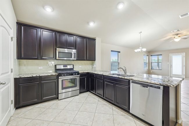 300 Wincliff Dr, House other with 3 bedrooms, 2 bathrooms and 4 parking in Buda TX | Image 14