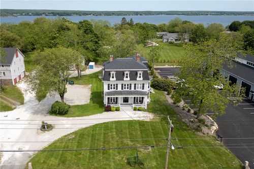 5-2951 E Main Rd, Portsmouth, RI, 02871-2600 | Card Image