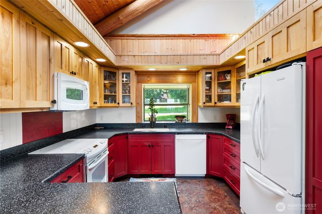 Kitchen | Image 12