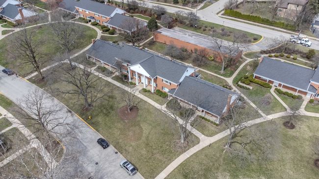 806 - 806 Chanticleer Ln, Condo with 3 bedrooms, 2 bathrooms and 2 parking in Hinsdale IL | Image 31