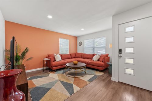 apt-107-6409 Burns St, Austin, TX, 78752-4055 | Card Image