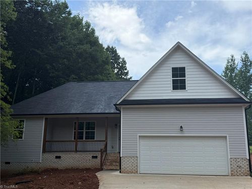 901 Edgemont Rd, Greensboro, NC, 27406-7703 | Card Image