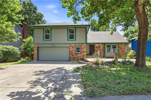 3917 Ne 59th St, Gladstone, MO, 64119-2201 | Card Image