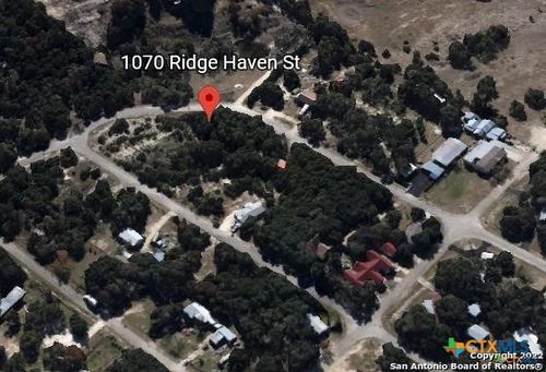 1070 Ridgehaven St, Canyon Lake, TX, 78133 | Card Image