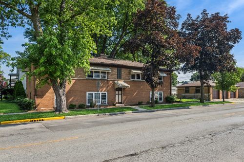 1547 Clinton Ave, Berwyn, IL, 60402-1373 | Card Image
