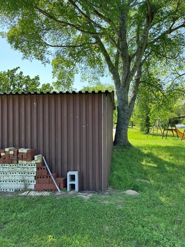 203 Webb Ave, House other with 3 bedrooms, 2 bathrooms and 2 parking in Teague TX | Image 24