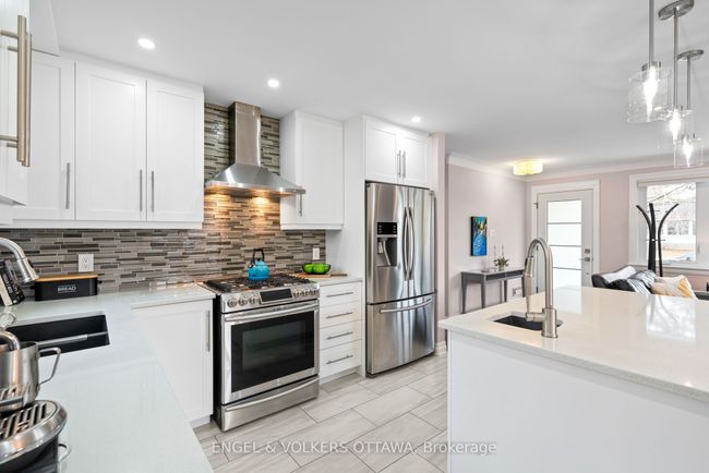 1297 Snowdon St, House other with 4 bedrooms, 2 bathrooms and 3 parking in Ottawa ON | Image 11