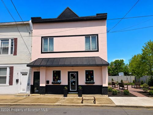 2nd-floor-207 E Drinker St, Dunmore, PA, 18512-2433 | Card Image
