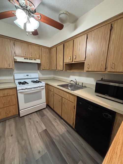 apt-6-13 N Rockland Ave, Congers, NY, 10920-1949 | Card Image