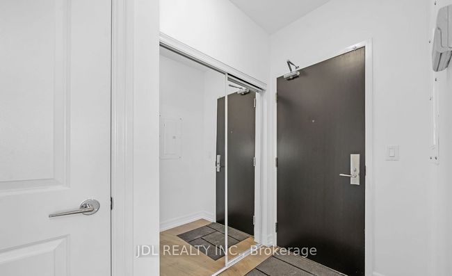 206 - 8130 Birchmount Rd, Condo with 3 bedrooms, 2 bathrooms and 1 parking in Markham ON | Image 4