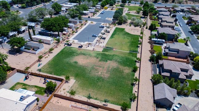 Aerial view of property and surrounding area featuring nearby suburban area | Image 61